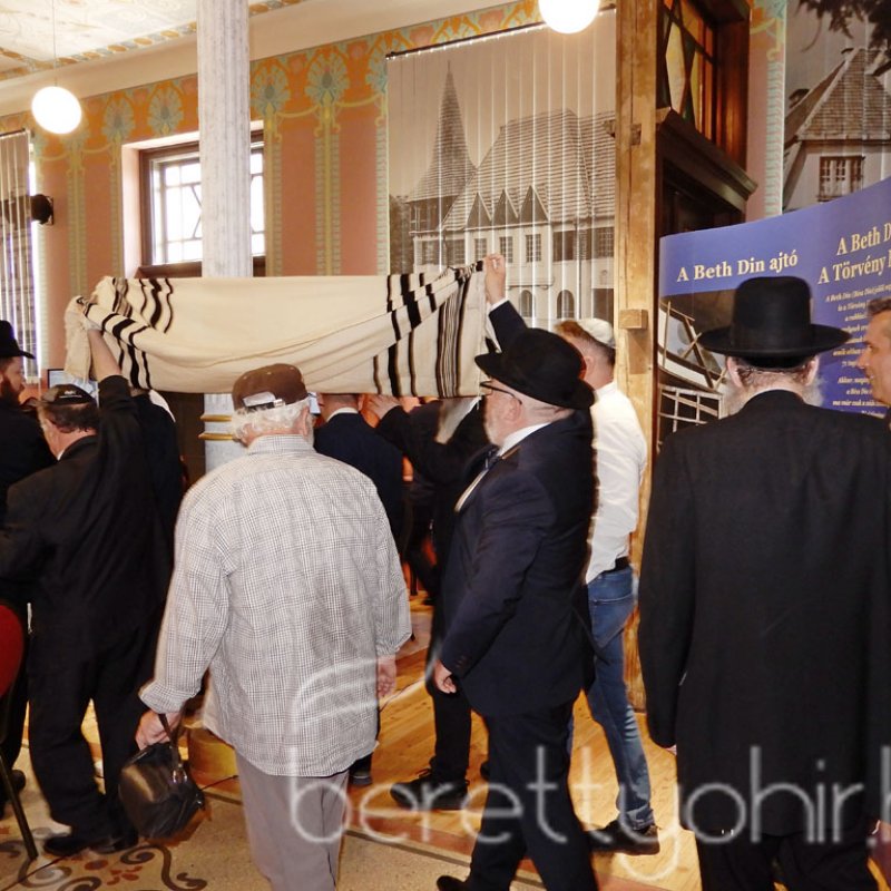 Átadták a felújított zsinagógát 62